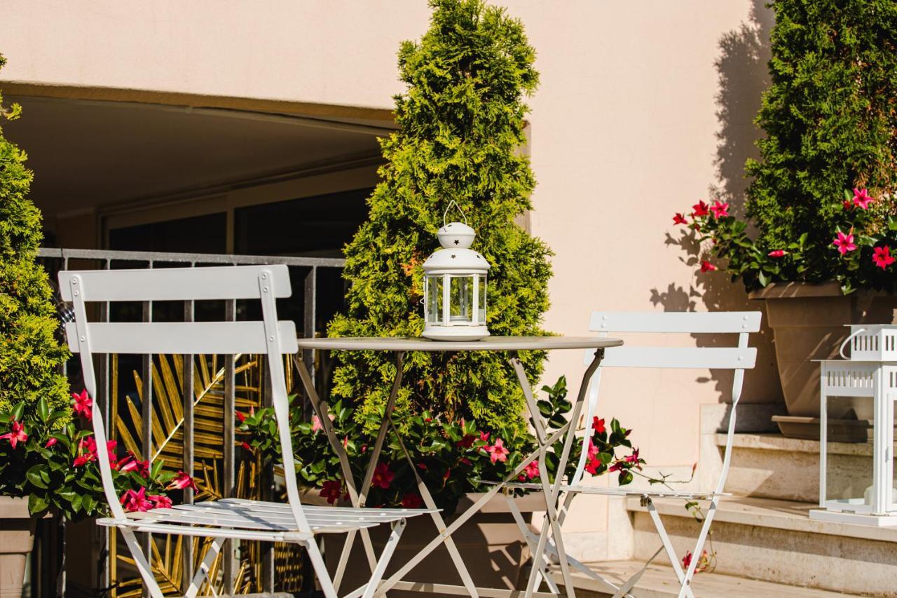 Unique Hotel 3*