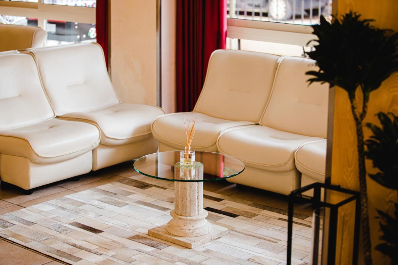 Unique Hotel 3*